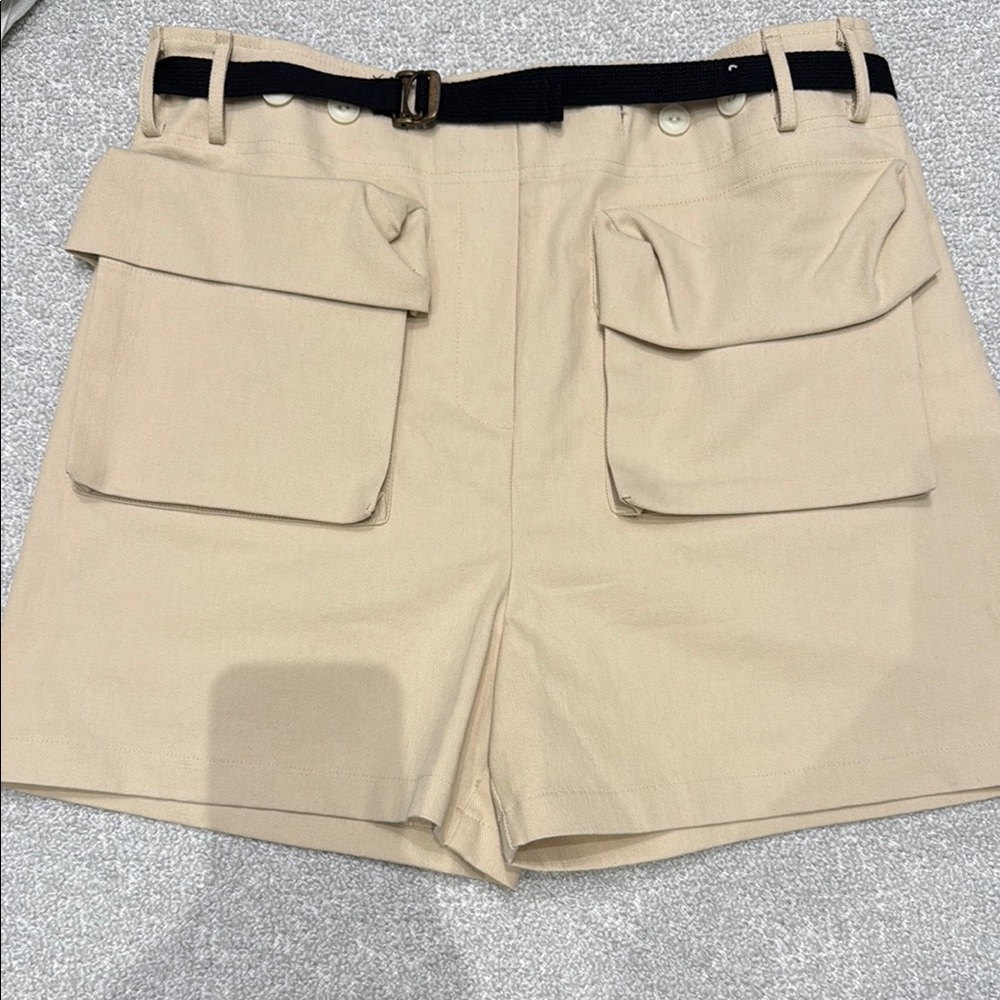 Auver Fit from the Frankie shop Women's Tan Shorts with Belt - never worn xs/s